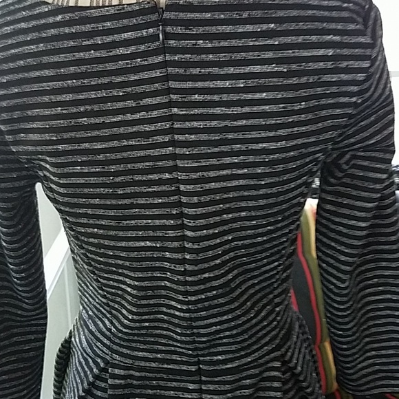 Black and silver striped pleated dress w pockets - Picture 6 of 7